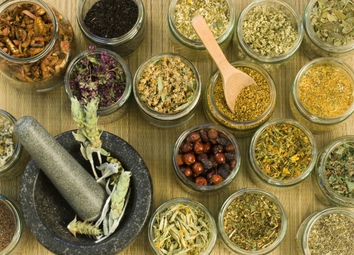 Treating headaches with herbal and alternative medicine