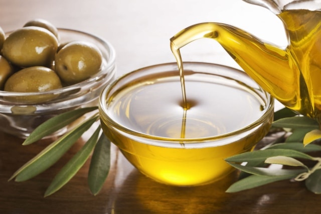 Treating headaches with olive oil 1